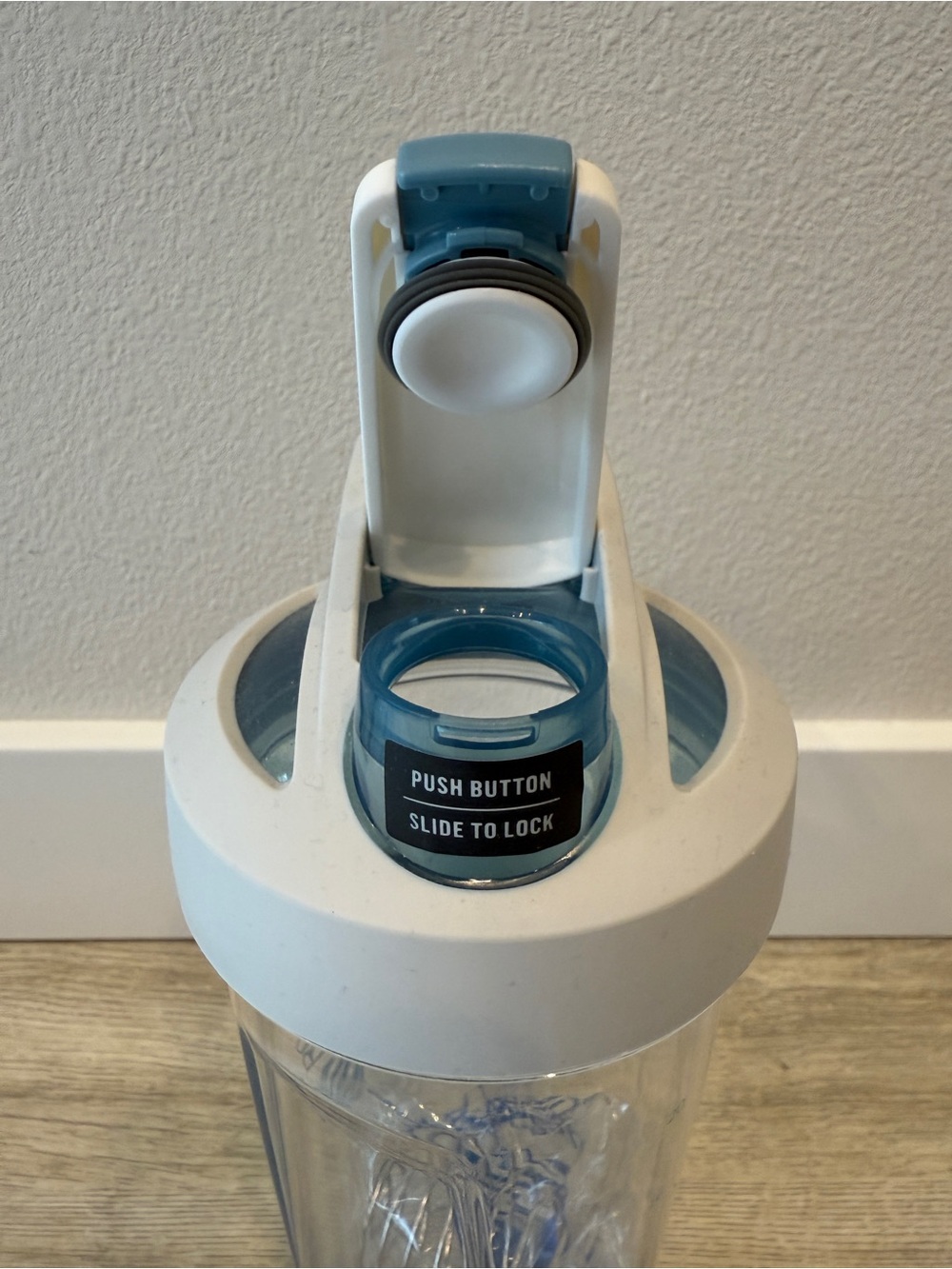 BlenderBottle Shaker On the go Pre Workout Protein Electrolytes Greens Mixer NEW - Picture 3 of 9